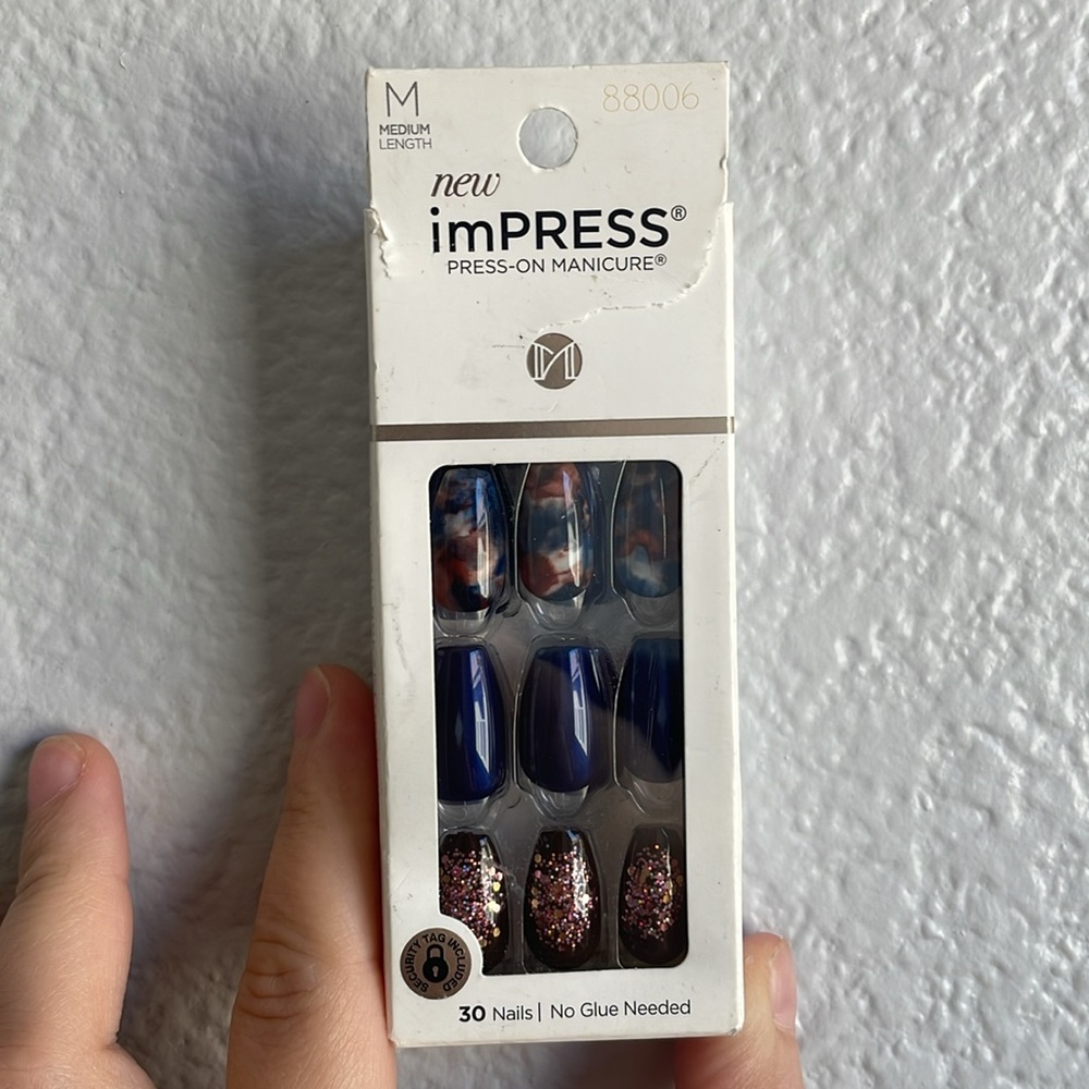 Impress navy blue and maroon nails